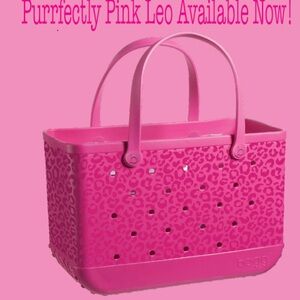 - NWT SPECIAL EDITION PURRFECTLY PINK LARGE BOGG BAG